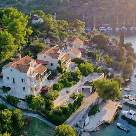 Villa Philippa - Luxurious Five-room On The Island Of Brac - Idyllic Location Right By The Sea - Incredible View Of The Sea Bay - Vip Services - Buralux Properties *