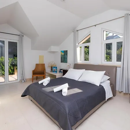 Philippa - Luxurious Five-room On The Island Of Brac - Idyllic Location Right By The Sea - Incredible View Of The Sea Bay - Vip Services - Buralux Properties Sutivan