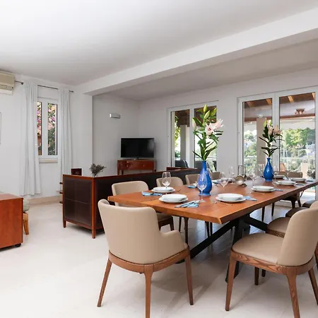 Villa Philippa - Luxurious Five-room On The Island Of Brac - Idyllic Location Right By The Sea - Incredible View Of The Sea Bay - Vip Services - Buralux Properties