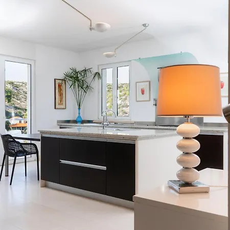 Philippa - Luxurious Five-room On The Island Of Brac - Idyllic Location Right By The Sea - Incredible View Of The Sea Bay - Vip Services - Buralux Properties * Sutivan