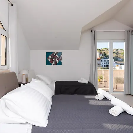 Philippa - Luxurious Five-room On The Island Of Brac - Idyllic Location Right By The Sea - Incredible View Of The Sea Bay - Vip Services - Buralux Properties Sutivan