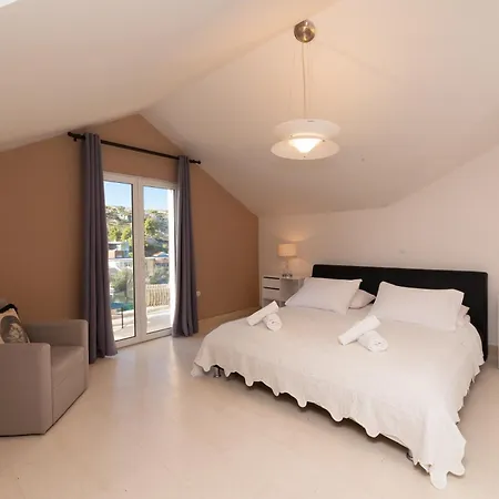 Philippa - Luxurious Five-room On The Island Of Brac - Idyllic Location Right By The Sea - Incredible View Of The Sea Bay - Vip Services - Buralux Properties Villa *