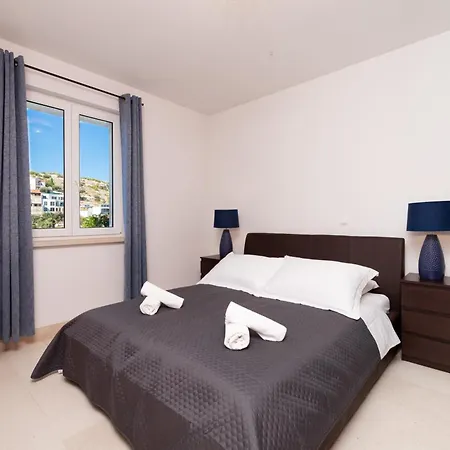 Philippa - Luxurious Five-room On The Island Of Brac - Idyllic Location Right By The Sea - Incredible View Of The Sea Bay - Vip Services - Buralux Properties Villa *