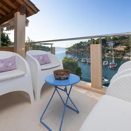 Philippa - Luxurious Five-room On The Island Of Brac - Idyllic Location Right By The Sea - Incredible View Of The Sea Bay - Vip Services - Buralux Properties Villa *