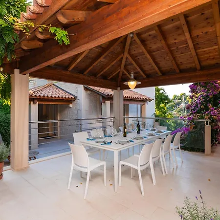 Philippa - Luxurious Five-room On The Island Of Brac - Idyllic Location Right By The Sea - Incredible View Of The Sea Bay - Vip Services - Buralux Properties Villa