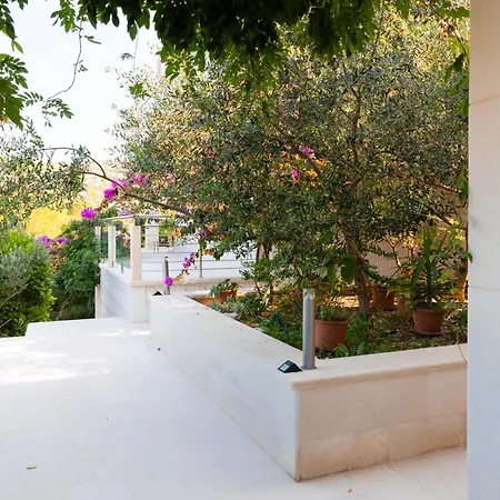 Philippa - Luxurious Five-room On The Island Of Brac - Idyllic Location Right By The Sea - Incredible View Of The Sea Bay - Vip Services - Buralux Properties