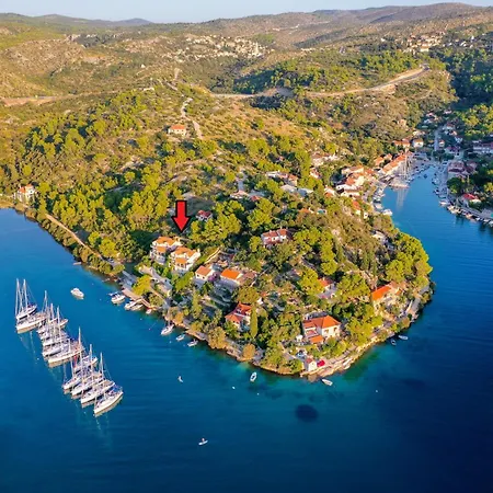 Philippa - Luxurious Five-room On The Island Of Brac - Idyllic Location Right By The Sea - Incredible View Of The Sea Bay - Vip Services - Buralux Properties * Sutivan