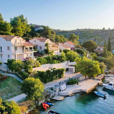 Villa Philippa - Luxurious Five-room On The Island Of Brac - Idyllic Location Right By The Sea - Incredible View Of The Sea Bay - Vip Services - Buralux Properties *