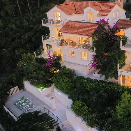 Villa Philippa - Luxurious Five-room On The Island Of Brac - Idyllic Location Right By The Sea - Incredible View Of The Sea Bay - Vip Services - Buralux Properties Sutivan
