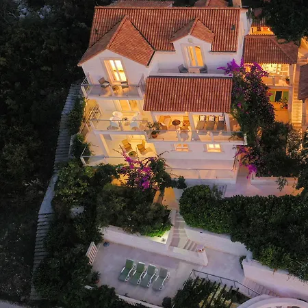 Philippa - Luxurious Five-room On The Island Of Brac - Idyllic Location Right By The Sea - Incredible View Of The Sea Bay - Vip Services - Buralux Properties *